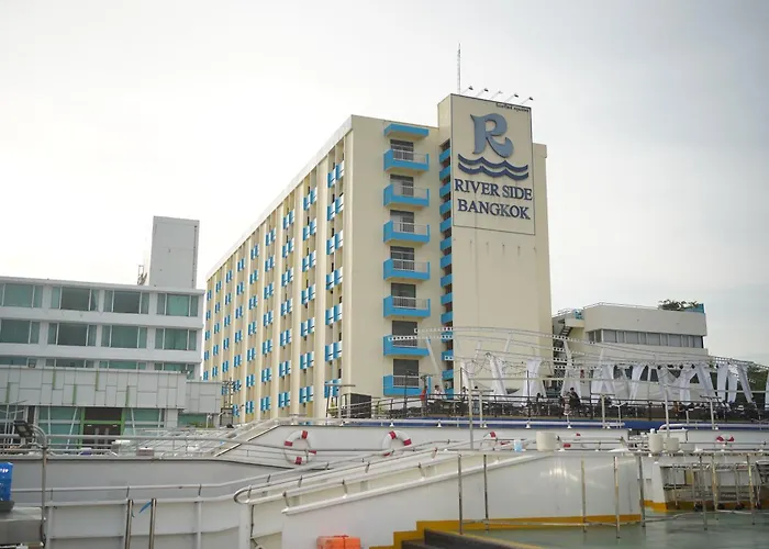 Riverside Hotel 4*