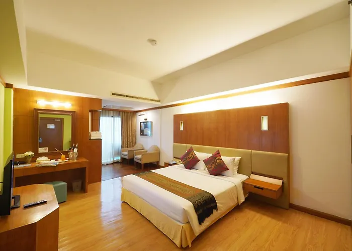 Riverside Hotel 4*